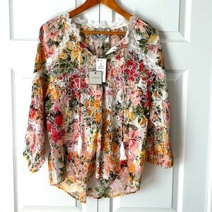 1001 NWT Cupio Floral Blouse